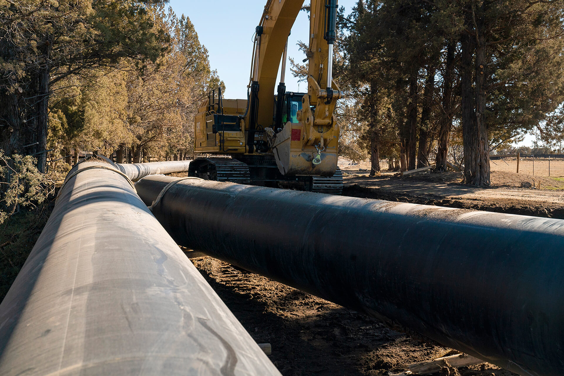 Central Oregon irrigation districts break ground on major piping project